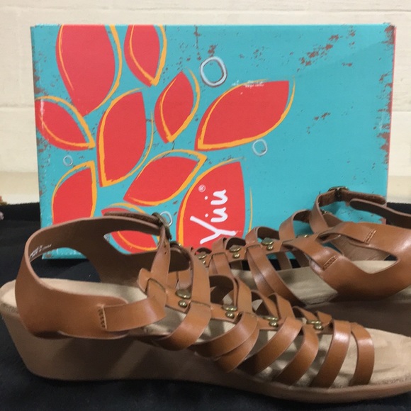 Shoes - Picture 5 of 5